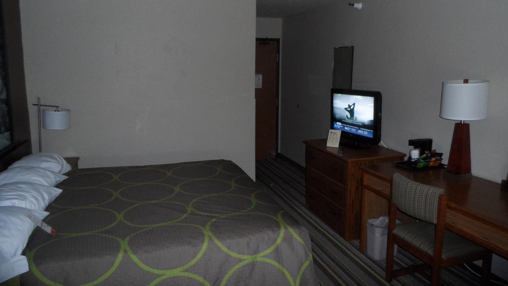 Super 8 By Wyndham Dunbar/Charleston Area Quarto foto